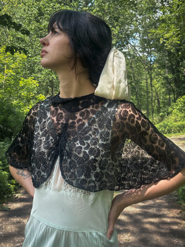 Antique Lace Capelet